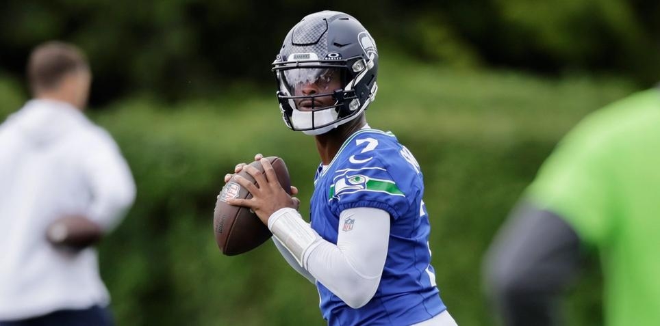 Fantasy Football: 6 Quarterbacks to Target in Two-QB or Superflex Leagues