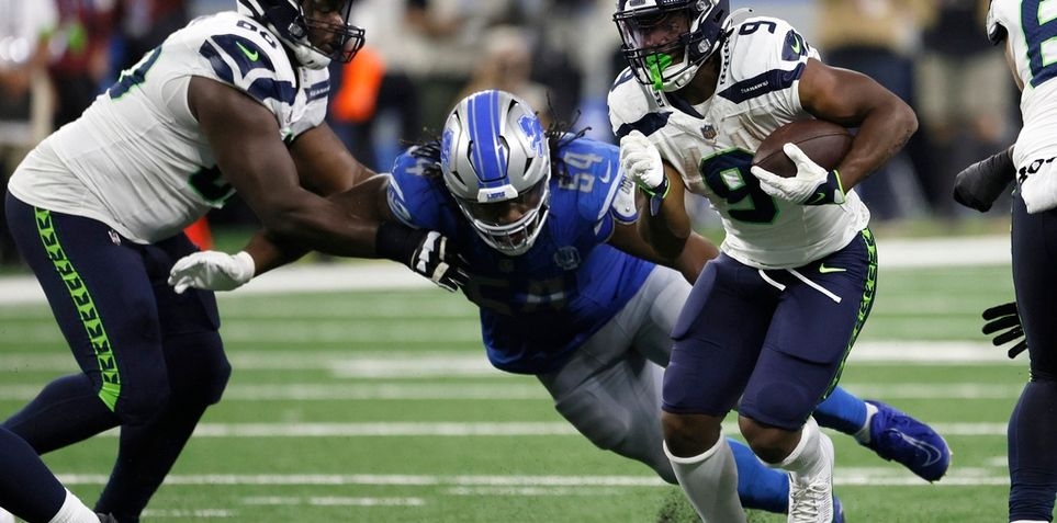 Seahawks' Kenneth Walker a fantasy football Week 12 star against Raiders, Raiders News