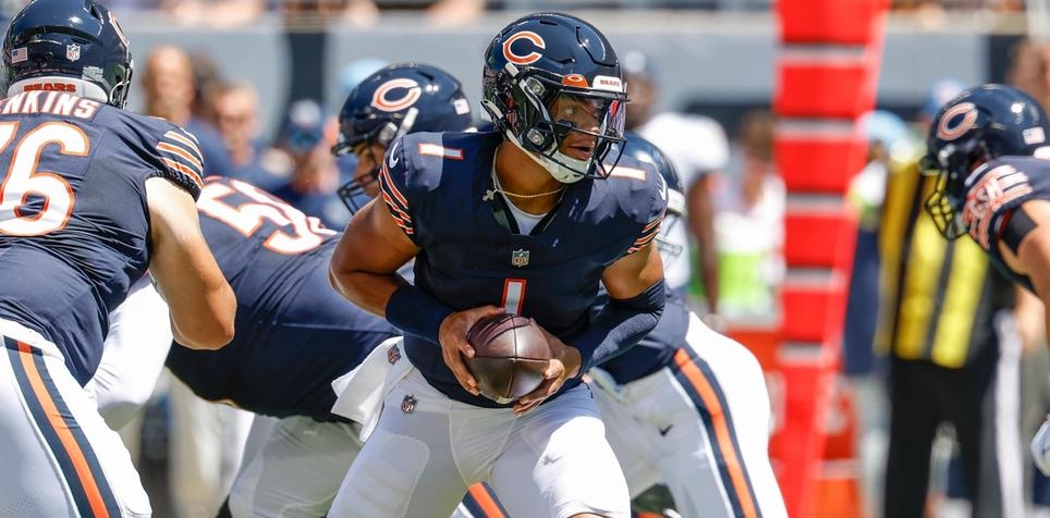 Bears' Justin Fields or Eagles' Jalen Hurts: Who to start in fantasy  football?