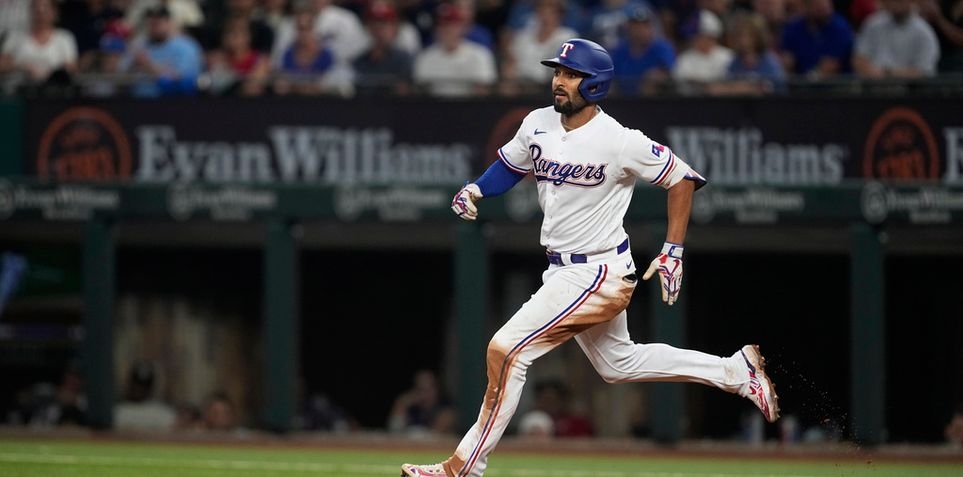 Rangers beat Mariners 16-6