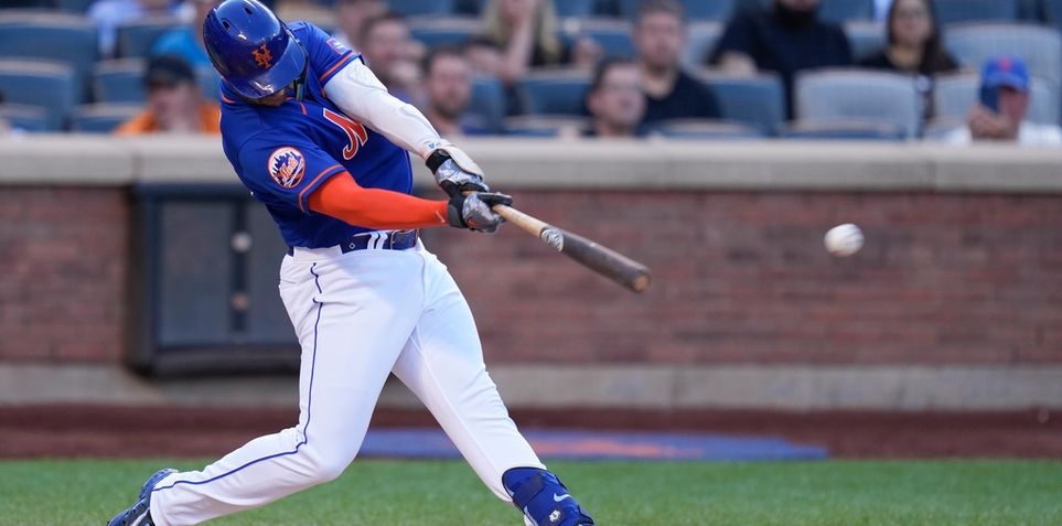 Alonso hits two HRs, Mets beat Marlins 5-3