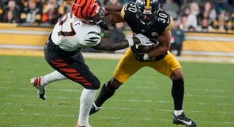 Jaylen Warren Fantasy Week 1: Projections, Points and Stats vs. Falcons