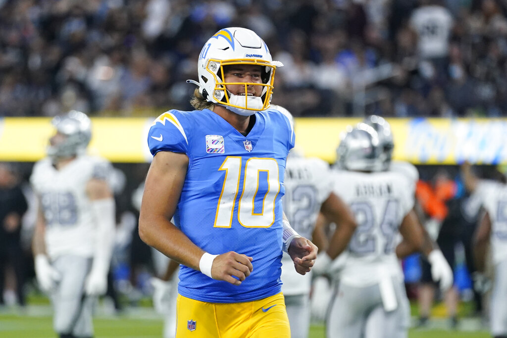 Raiders vs Chargers Prediction, Odds & Betting Trends for NFL Week 1 Game  on FanDuel Sportsbook (Sept 11)