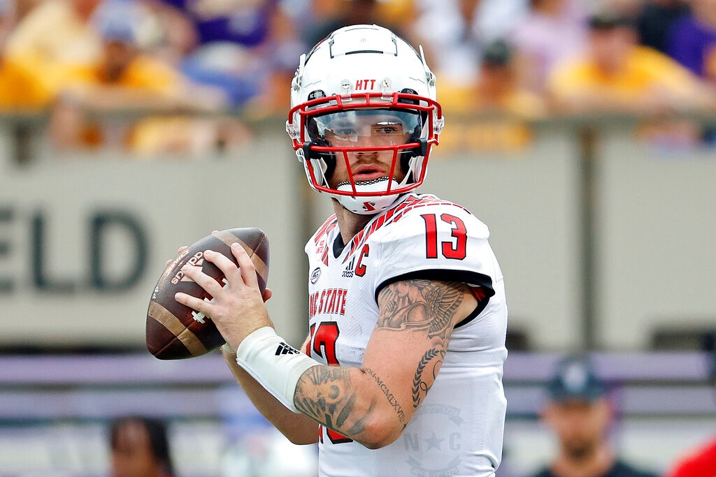 UCONN vs NC State prediction, odds and betting trends for NCAA college football game.