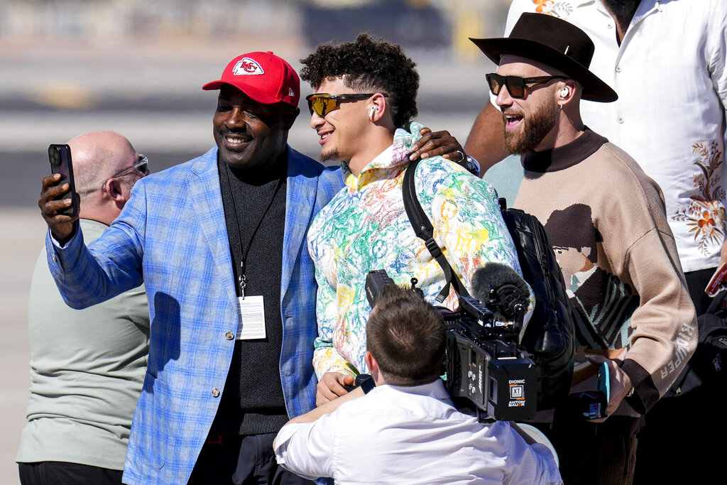 Chiefs Players Given Cool Surprise at Team's Super Bowl Hotel