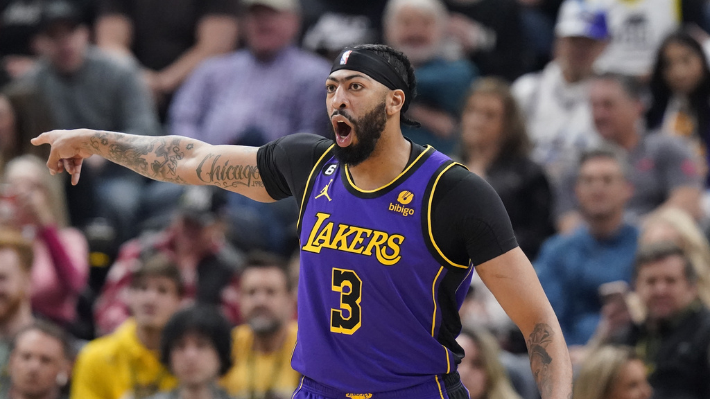 3 Best Prop Bets for Lakers vs Grizzlies Game 2 on April 19 (Anthony Davis Makes a Major Defensive Impact)