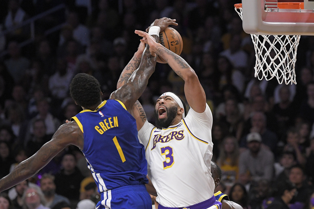 3 Best Prop Bets for Warriors vs Lakers NBA Playoffs Game 4 on May 8 (Anthony Davis Shines as Elite Rim Protector)