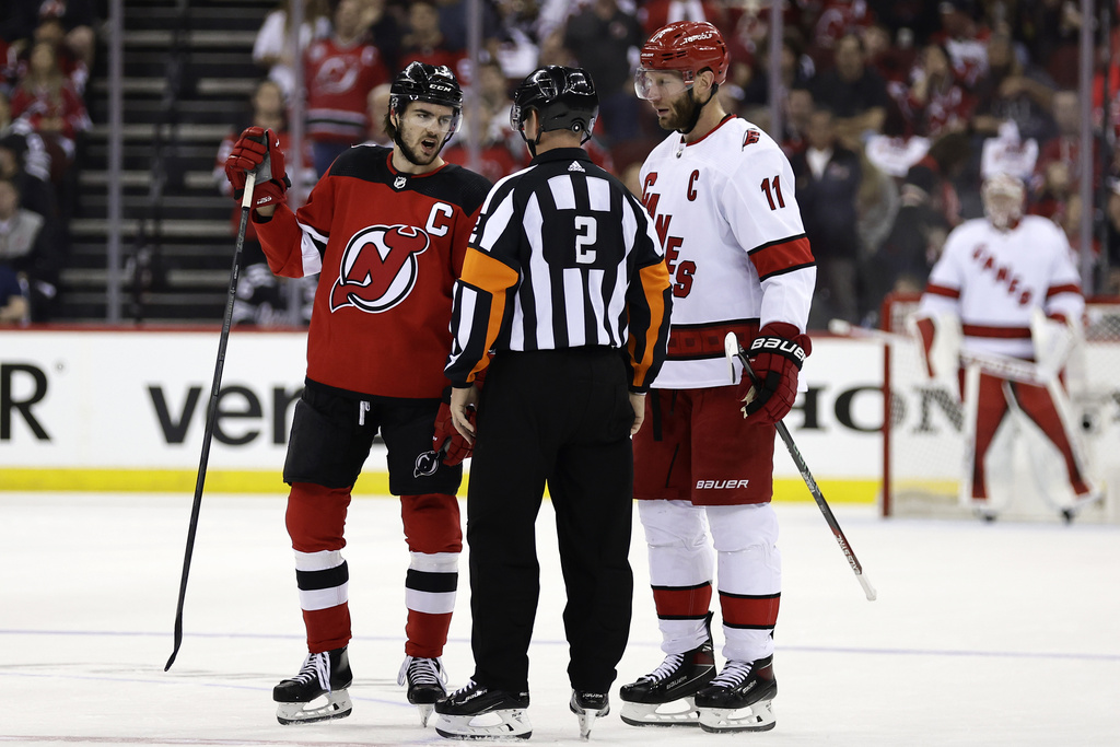 Devils dominate Hurricanes in Game 3 to get back into series