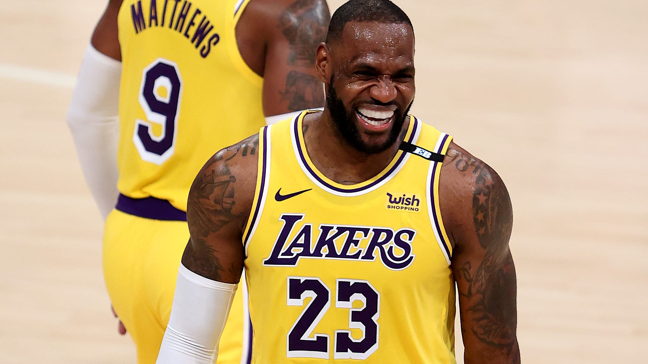 LeBron James officially changes jersey number to No. 6
