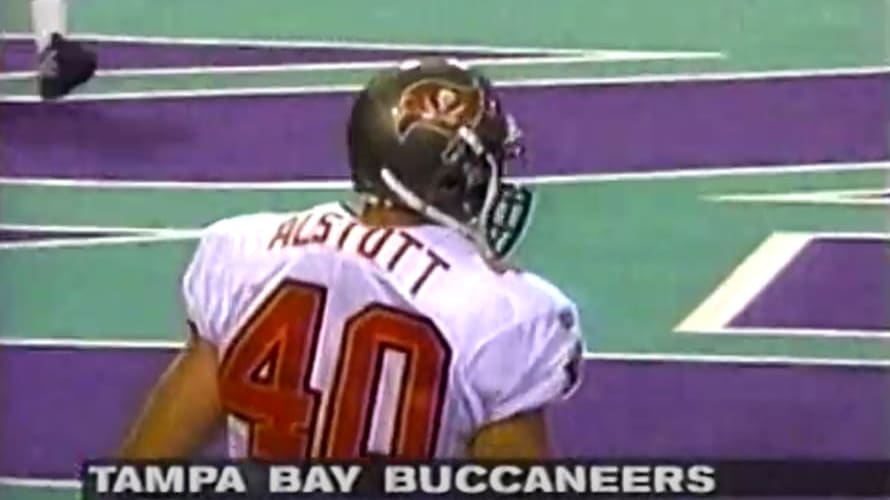 VIDEO: Remembering When Mike Alstott Had the Greatest 1-Yard Run in NFL History